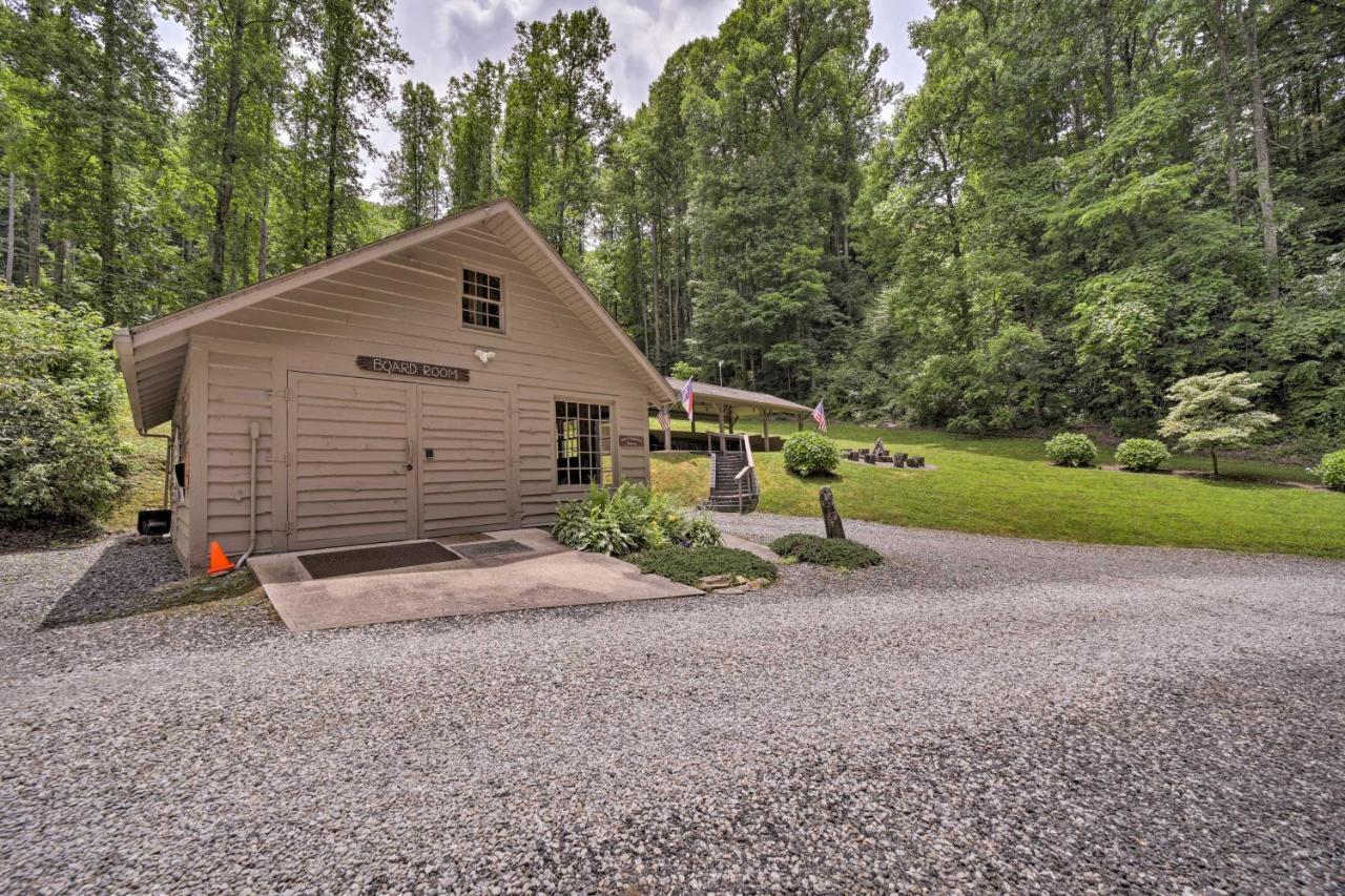 Historic Cabin Grill And Hiking Trail Access! Bryson City Exterior photo
