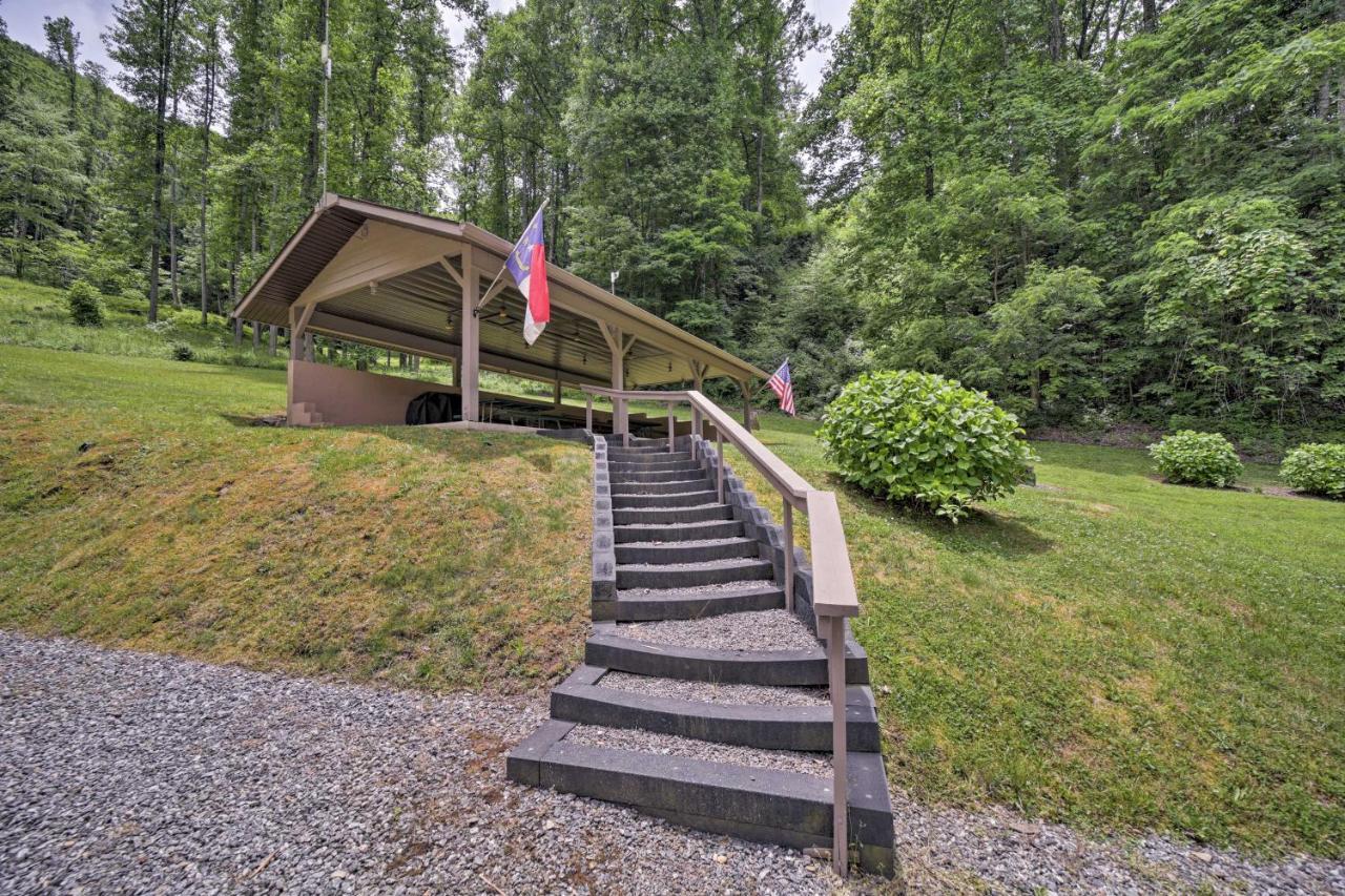 Historic Cabin Grill And Hiking Trail Access! Bryson City Exterior photo